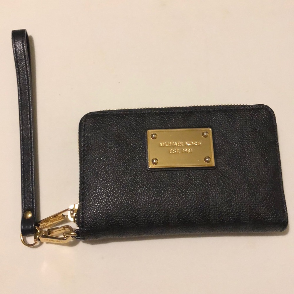 Michael Kors wristlet